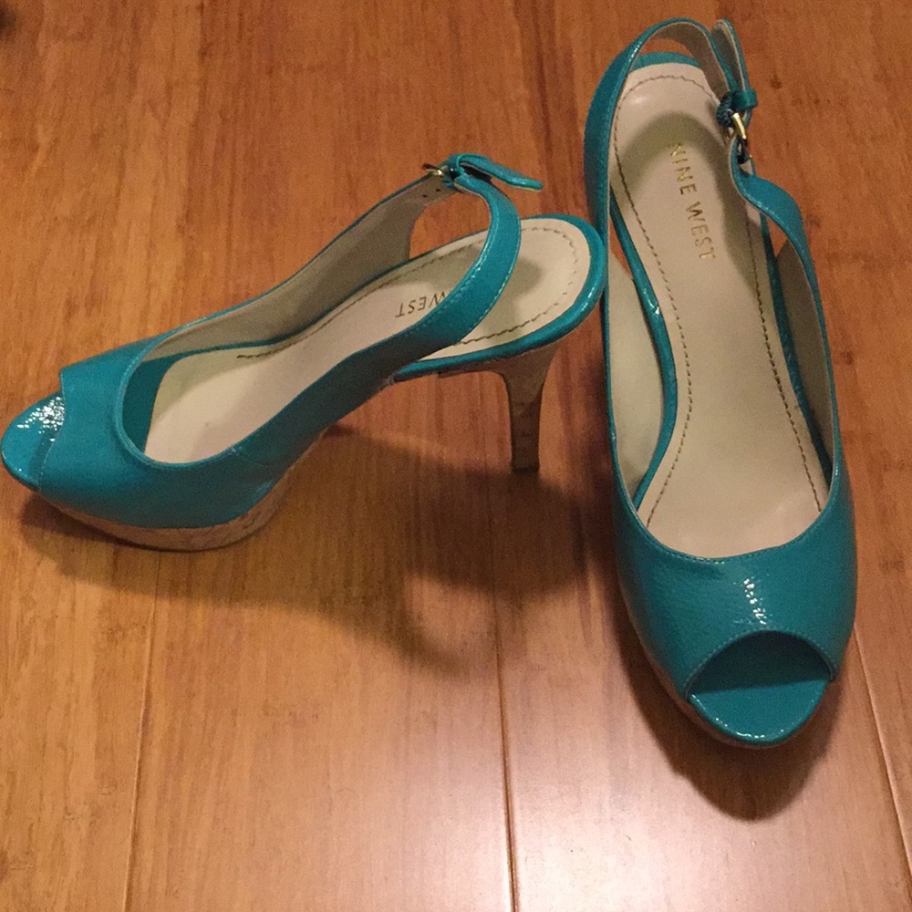 Good as new Turquoise patent peeptoes